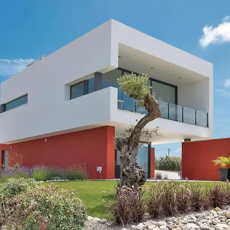 Dom wakacyjny Stunning In With House Sea View Lourinhã